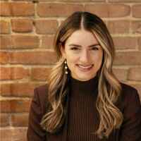 image of sophie buonassisi canada in clients reviews section
